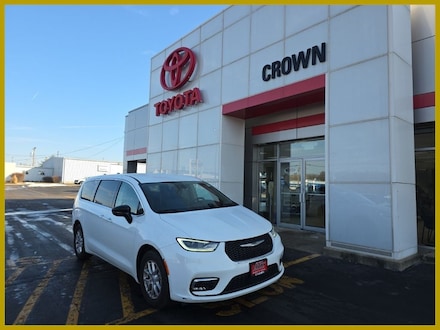 2024 Chrysler Pacifica Touring L Van Passenger Van