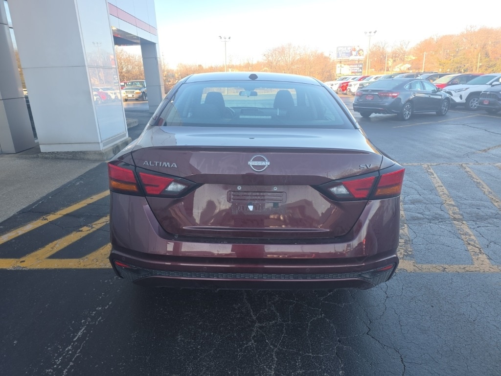 Used 2024 Nissan Altima 2.5 SV Sedan