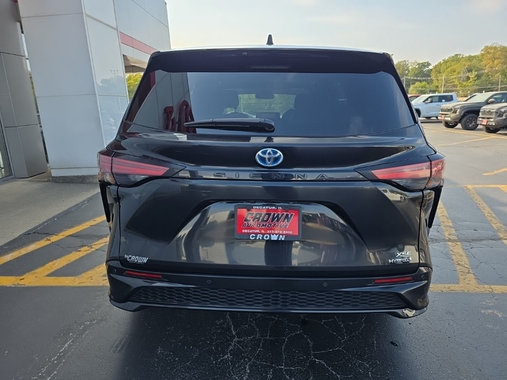 Used 2021 Toyota Sienna XSE Van