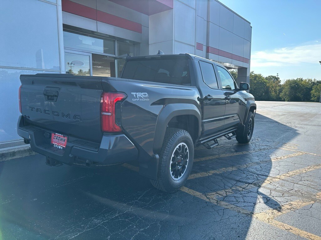 2025 Toyota Tacoma TRD photo 3