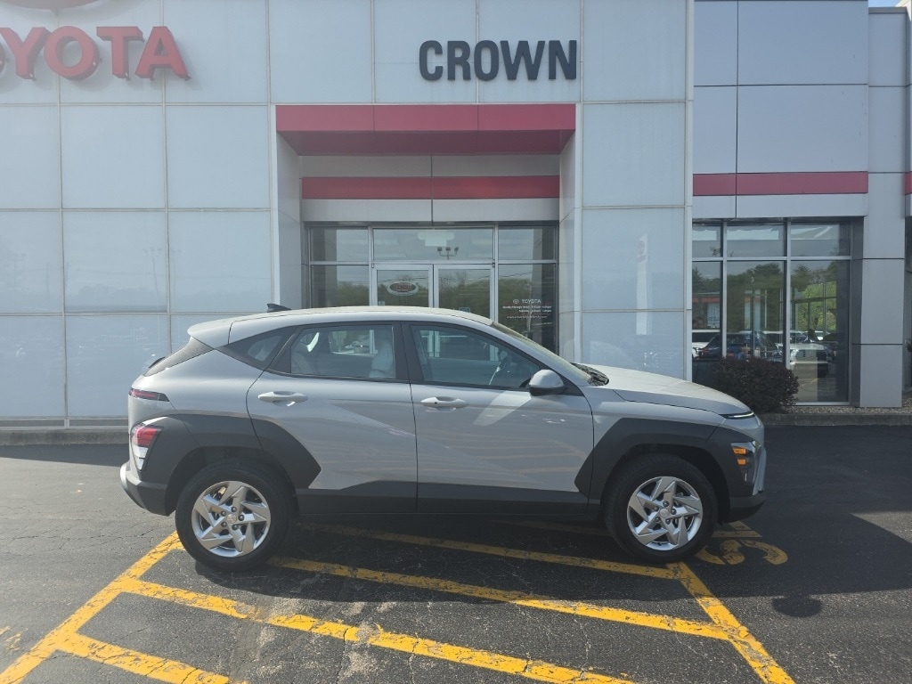Used 2024 Hyundai Kona SE with VIN KM8HACAB8RU057758 for sale in Decatur, IL