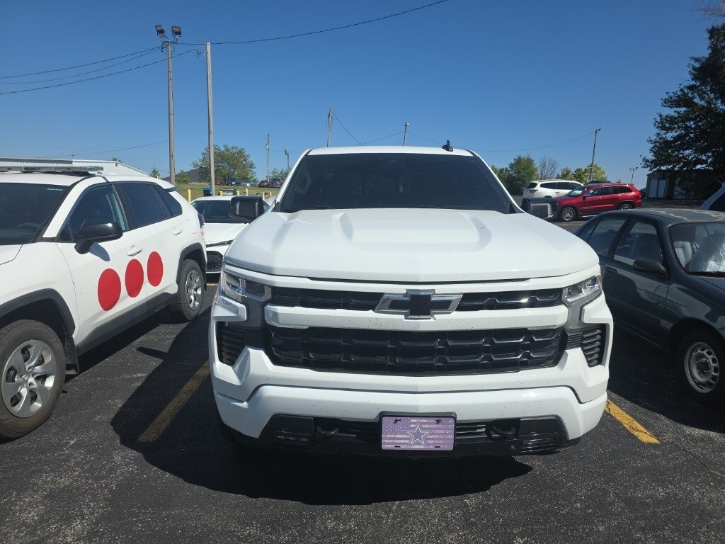 2022 Chevrolet Silverado 1500 RST photo 2