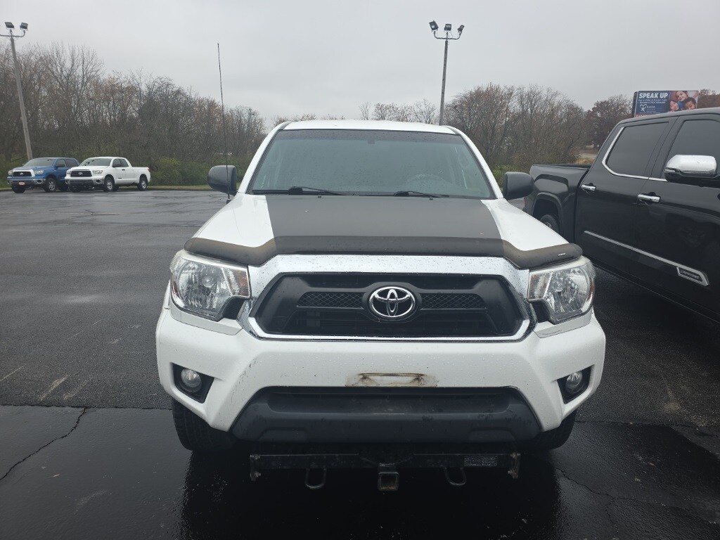 2015 Toyota Tacoma Base photo 2