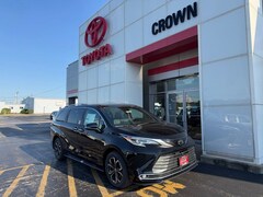 2026 Toyota Sienna Platinum 7 Passenger Van Passenger Van