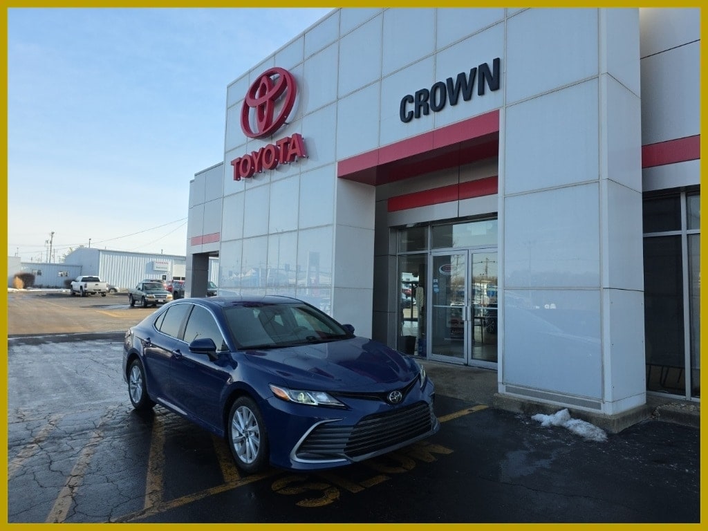 2023 Toyota Camry LE's photo