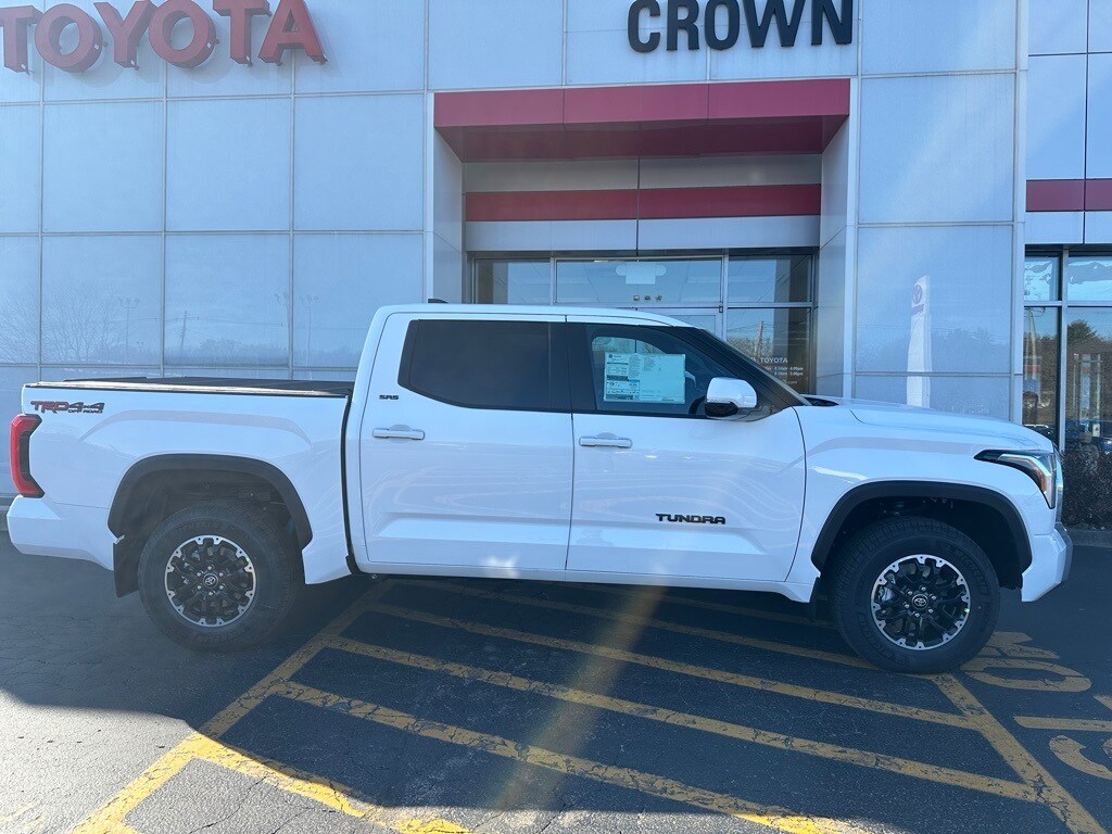 2025 Toyota Tundra SR5 photo 3
