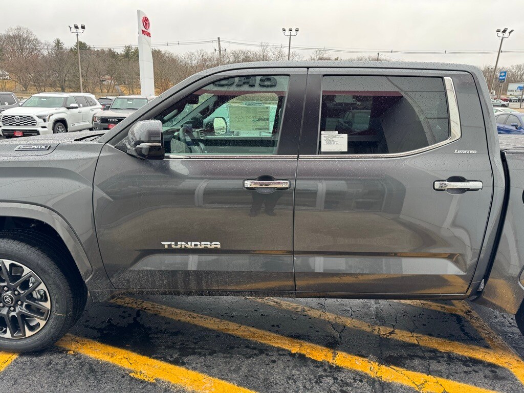 2025 Toyota Tundra Limited photo 4