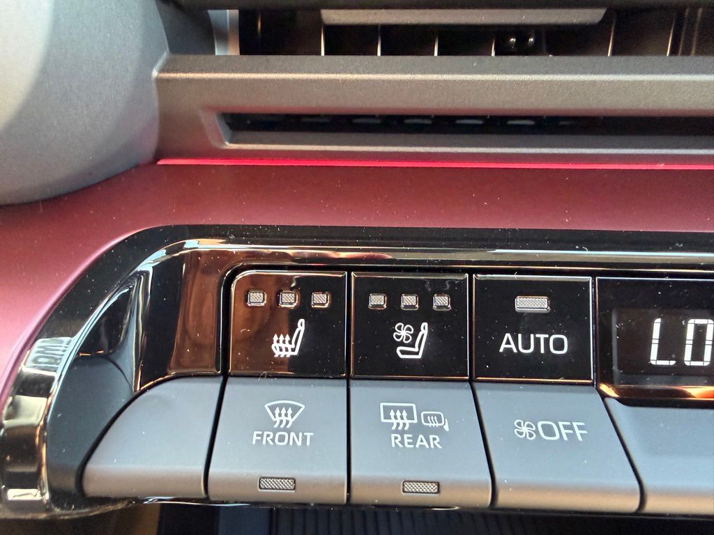 2026 Toyota Prius Plug-in Hybrid XSE Premium - Photo 18