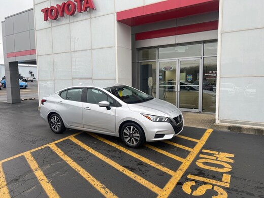 https://pictures.dealer.com/c/crowntoyotavtg/1590/a87585ad34fa98e8fa4e37fdd7275ab7x.jpg?impolicy=downsize_bkpt&imdensity=1&w=520