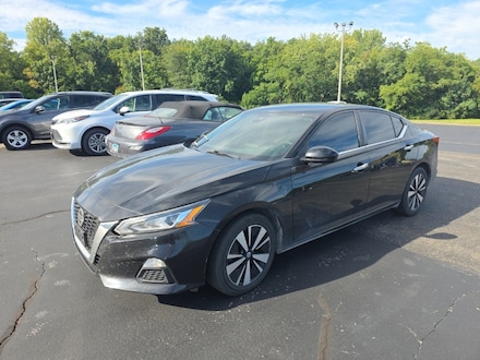 2022 Nissan Altima 2.5 SV Sedan