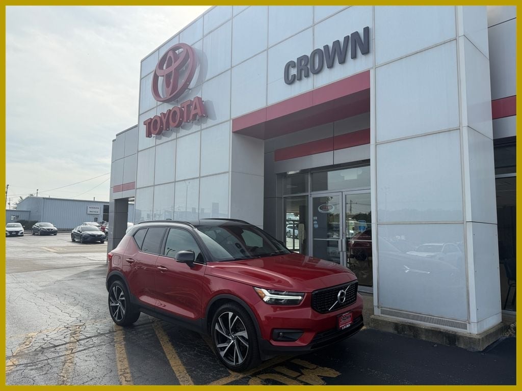 Used 2020 Volvo XC40 R-Design with VIN YV4162UM4L2243795 for sale in Decatur, IL