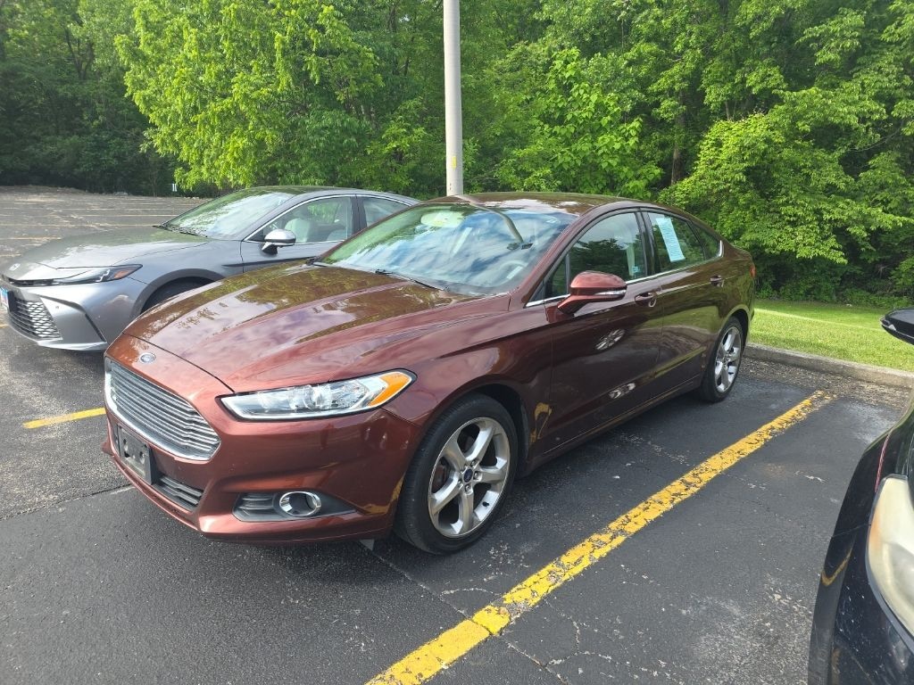 Used 2016 Ford Fusion SE Sedan