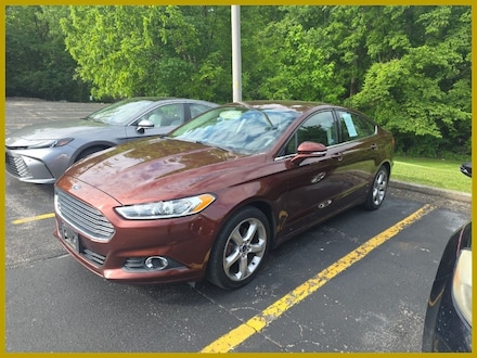 2016 Ford Fusion SE Sedan