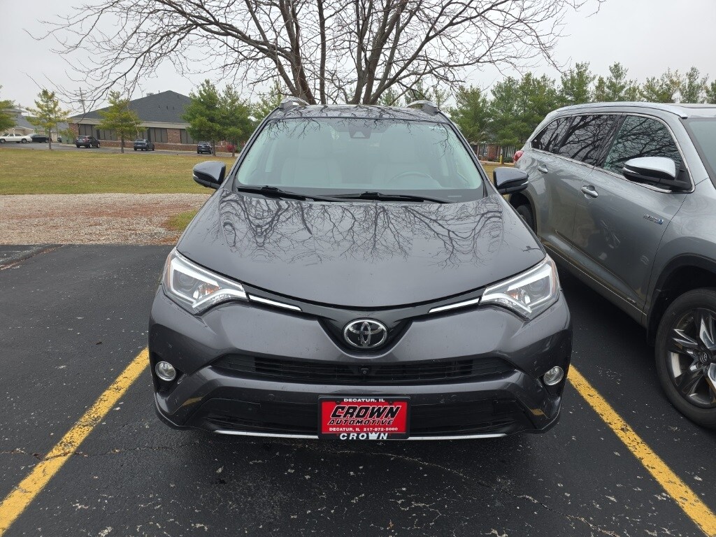 2017 Toyota RAV4 Limited SE Platinum photo 2