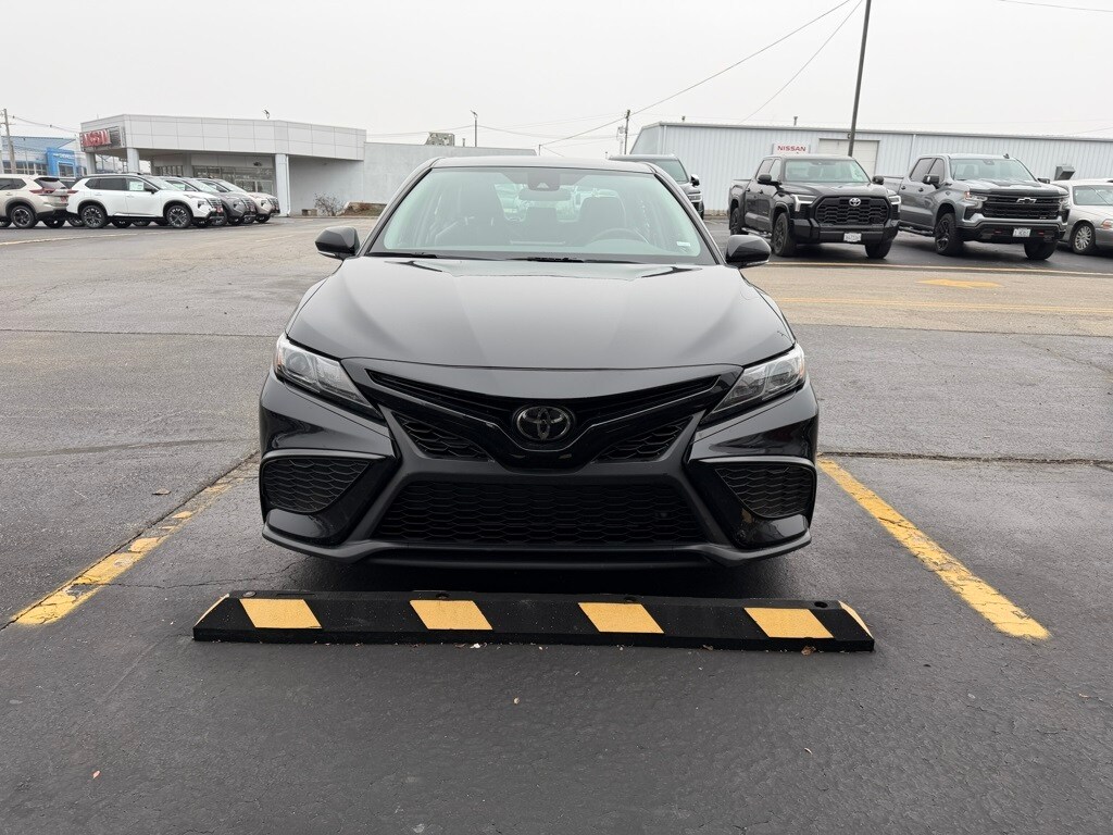 2023 Toyota Camry SE photo 2