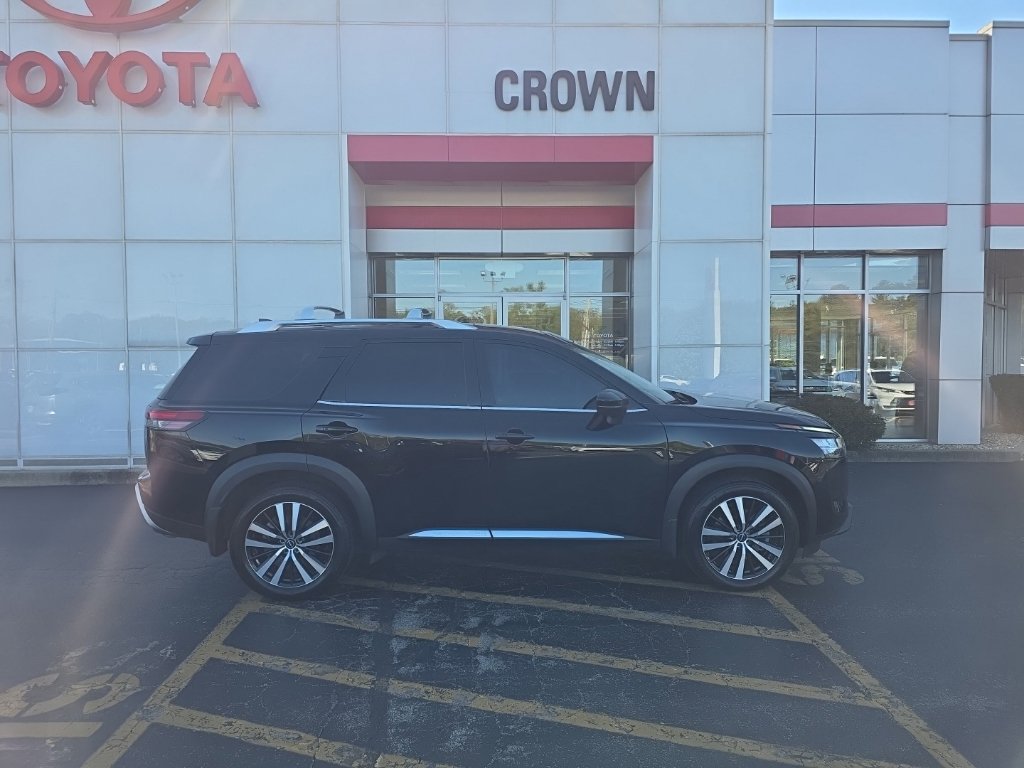 Used 2024 Nissan Pathfinder Platinum SUV