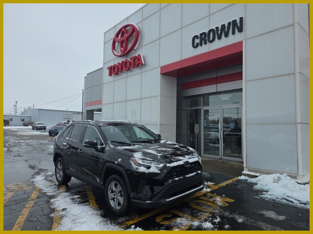 2024 Toyota RAV4 XLE's photo