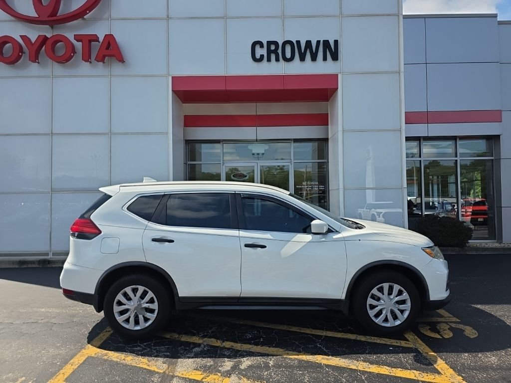 Used 2017 Nissan Rogue S with VIN JN8AT2MV8HW015193 for sale in Decatur, IL