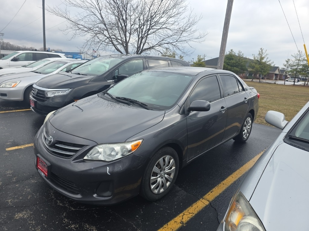 2013 Toyota Corolla LE's photo