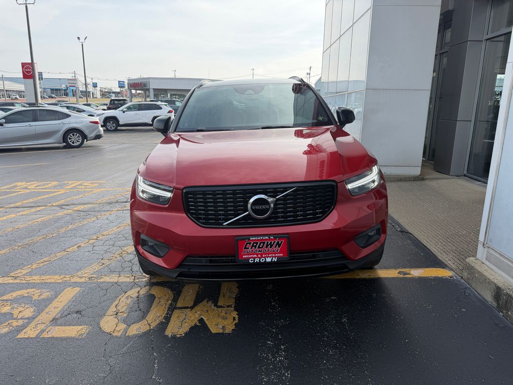 YV4162UM4L2243795