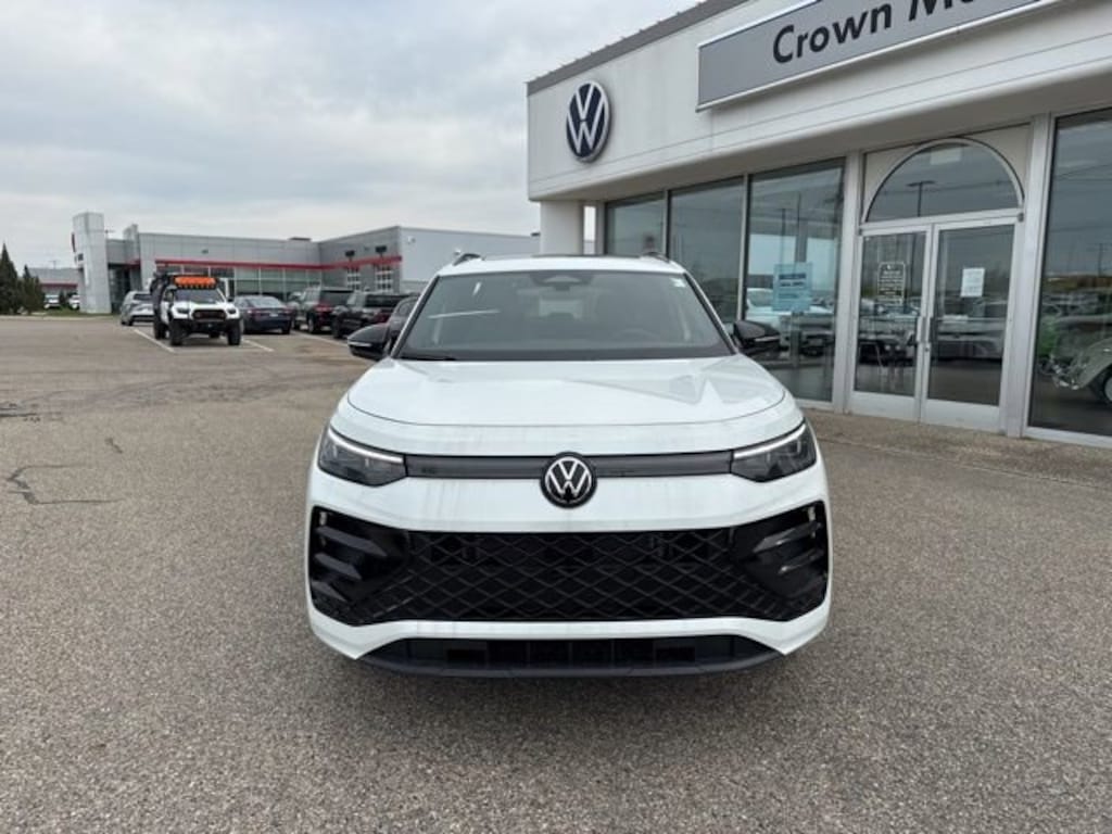 New 2025 Volkswagen Tiguan 2.0T SE R-Line Black SUV