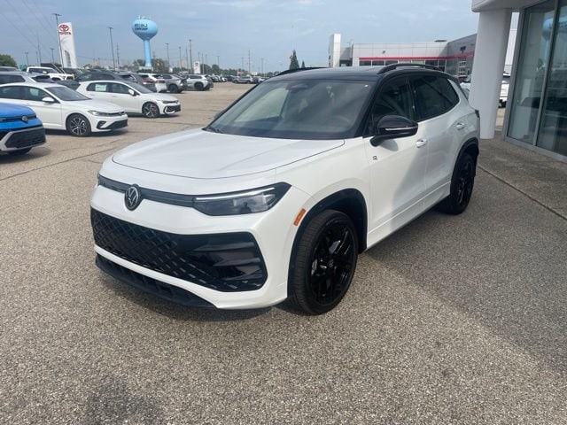 2026 Volkswagen Tiguan SE R-LINE BLACK - Photo 3