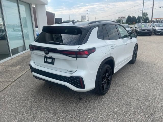 2026 Volkswagen Tiguan SE R-LINE BLACK - Photo 6