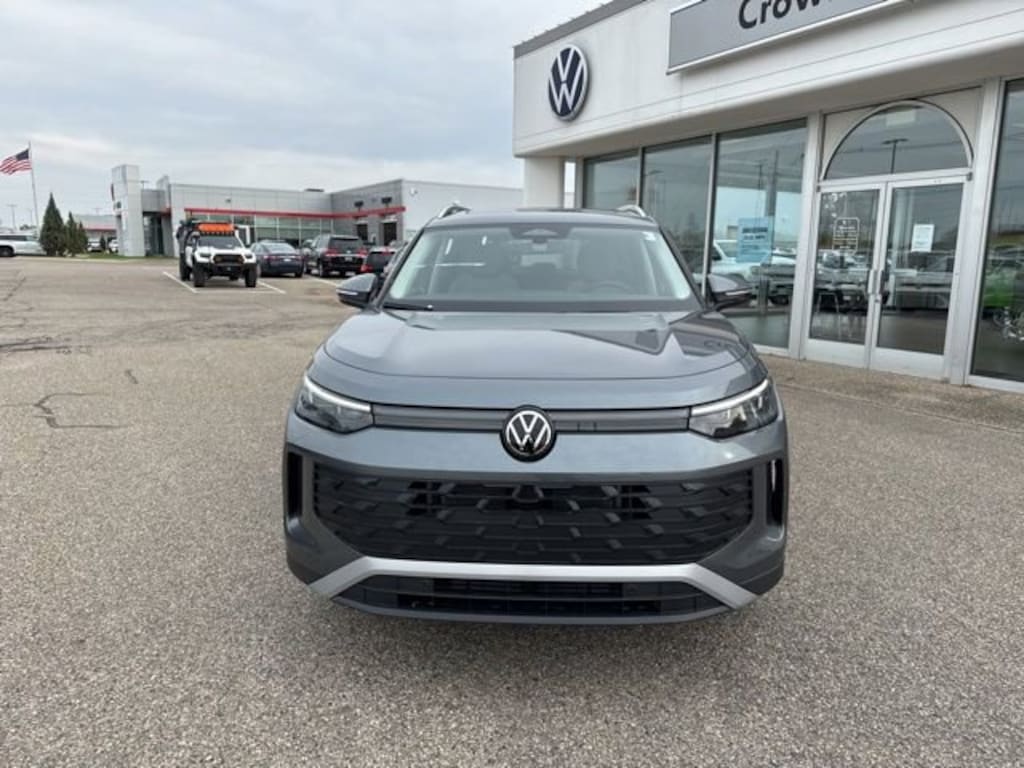 New 2025 Volkswagen Tiguan 2.0T SE SUV