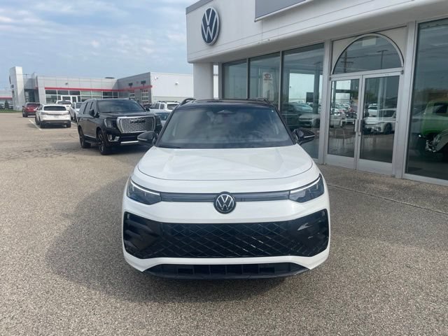 2026 Volkswagen Tiguan SE R-LINE BLACK - Photo 2