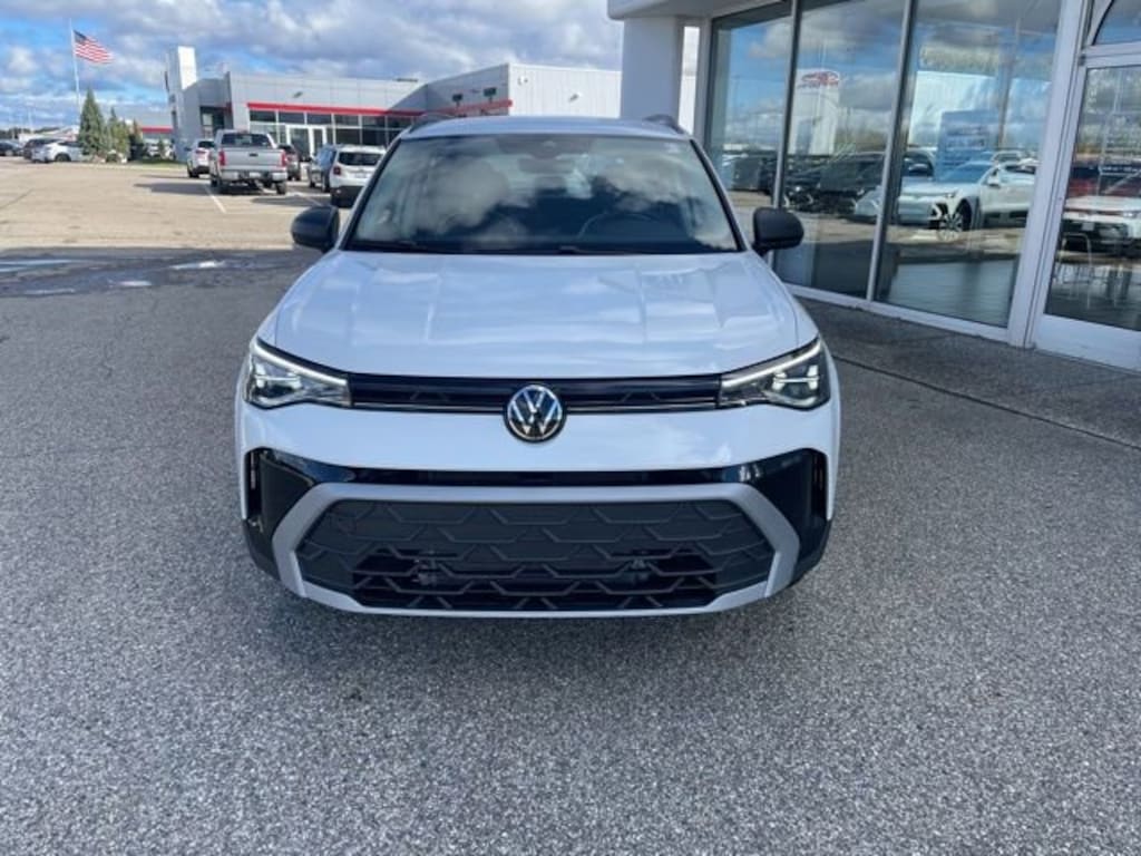 New 2025 Volkswagen Taos 1.5T S SUV