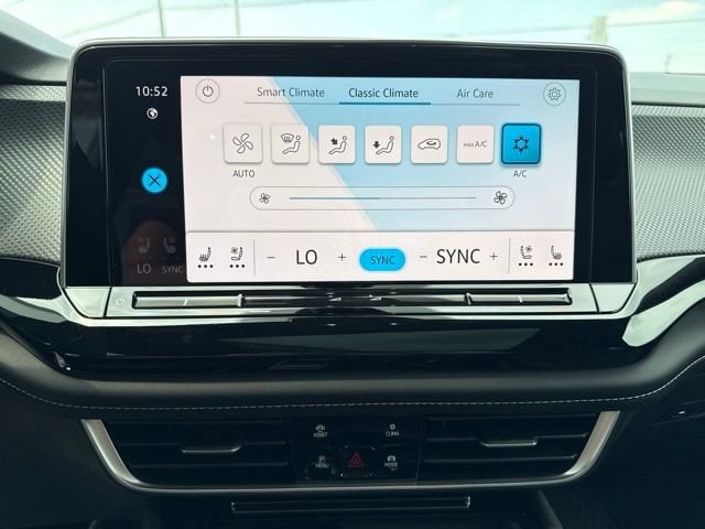 2026 Volkswagen Atlas Cross Sport SEL R-LINE - Photo 11