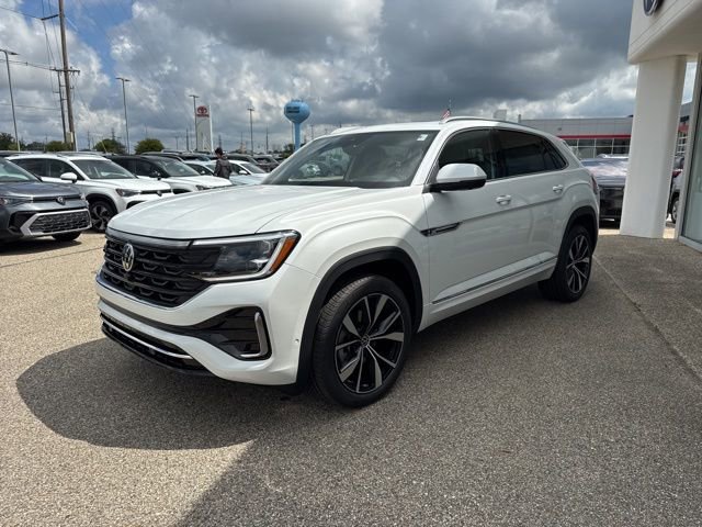 2026 Volkswagen Atlas Cross Sport SEL Premium R-Line photo 2