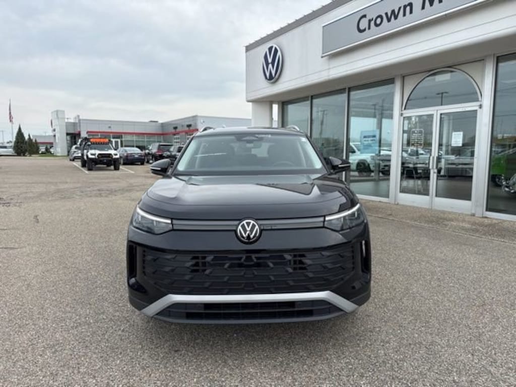 New 2025 Volkswagen Tiguan 2.0T SE SUV