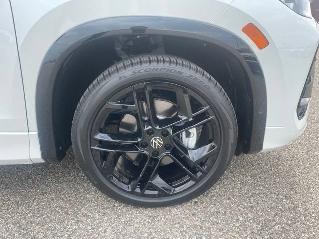 2026 Volkswagen Tiguan SE R-LINE BLACK - Photo 8