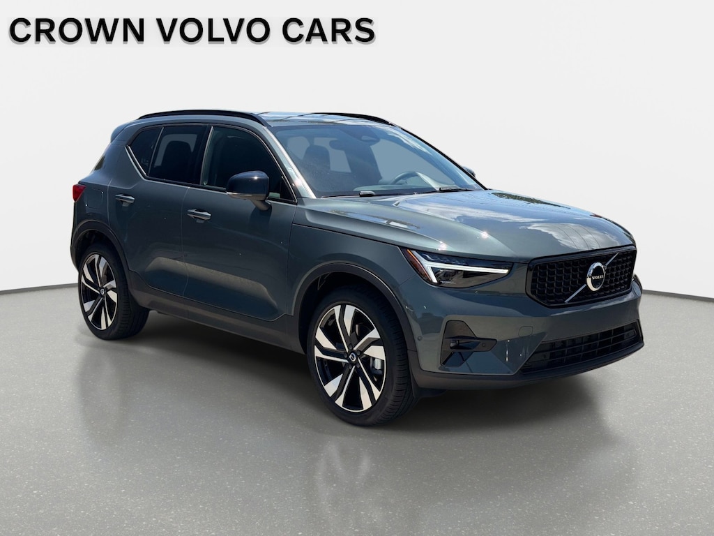 New 2026 Volvo XC40 B5 Plus SUV