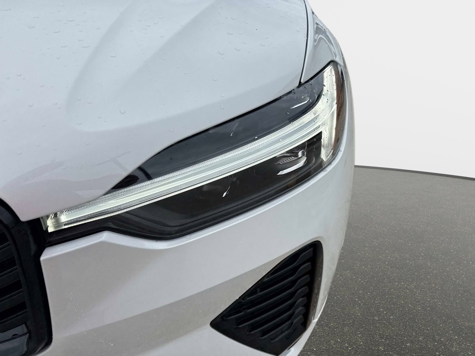 2026 Volvo XC60 Plus - Photo 9