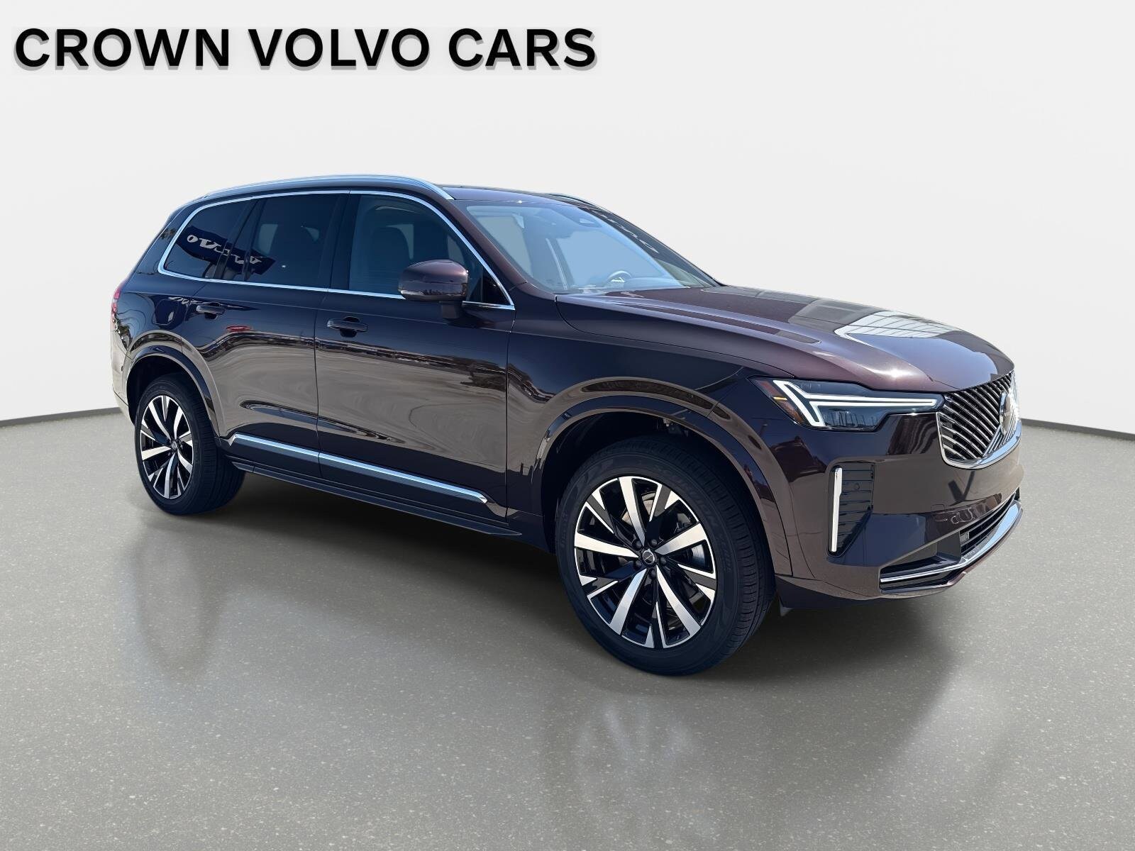 2025 Volvo XC90 Core's photo