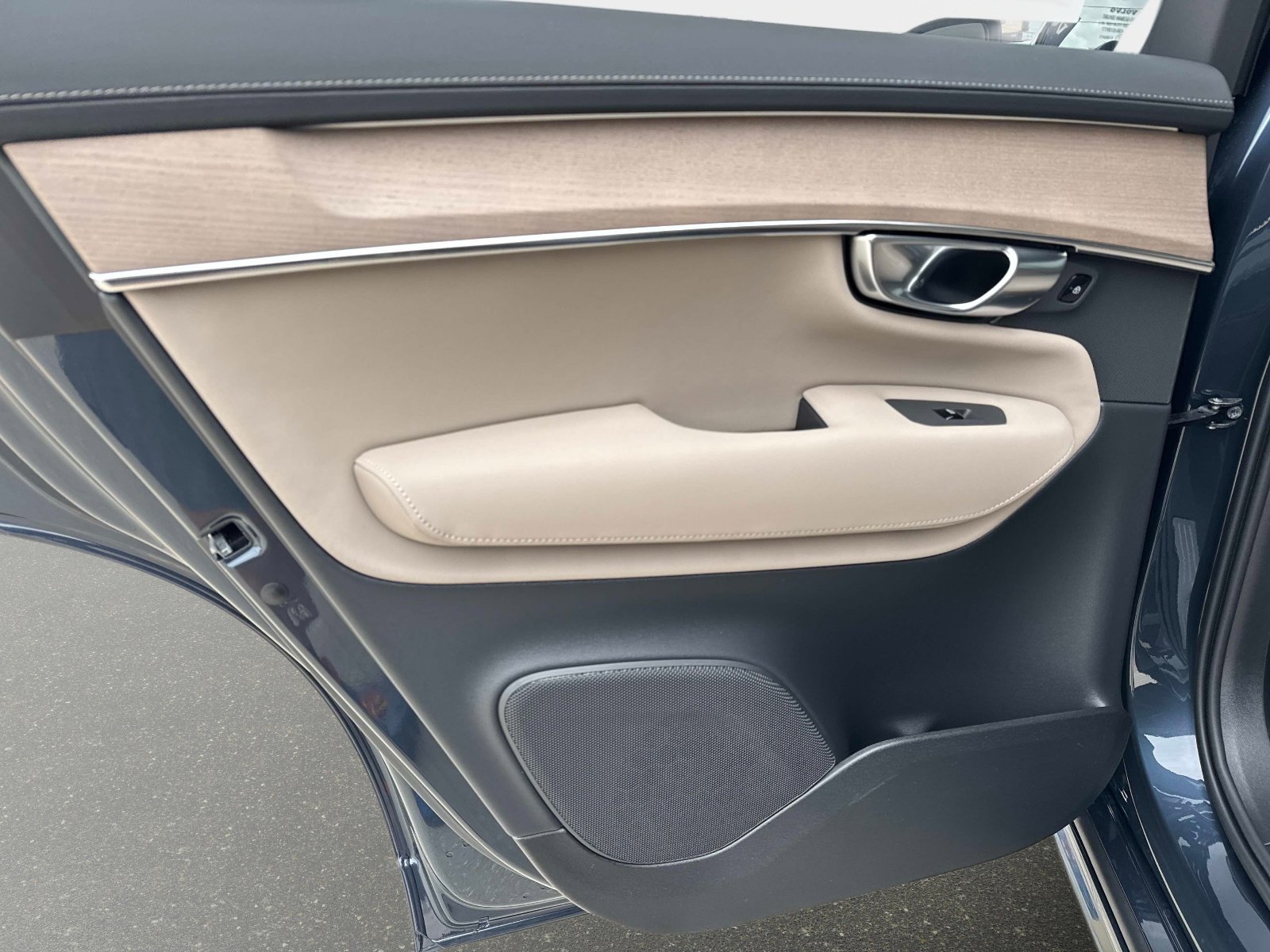2026 Volvo XC90 Plus - Photo 10