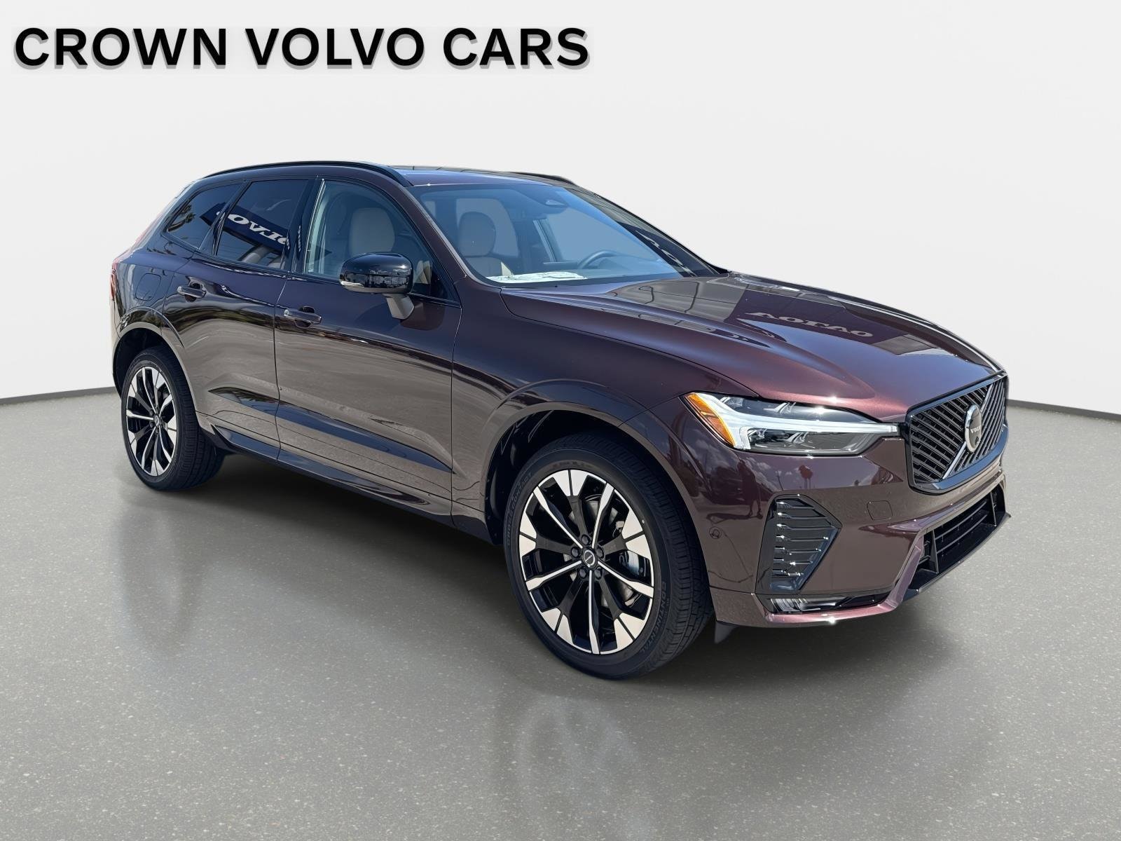2026 Volvo XC60 Plus's photo