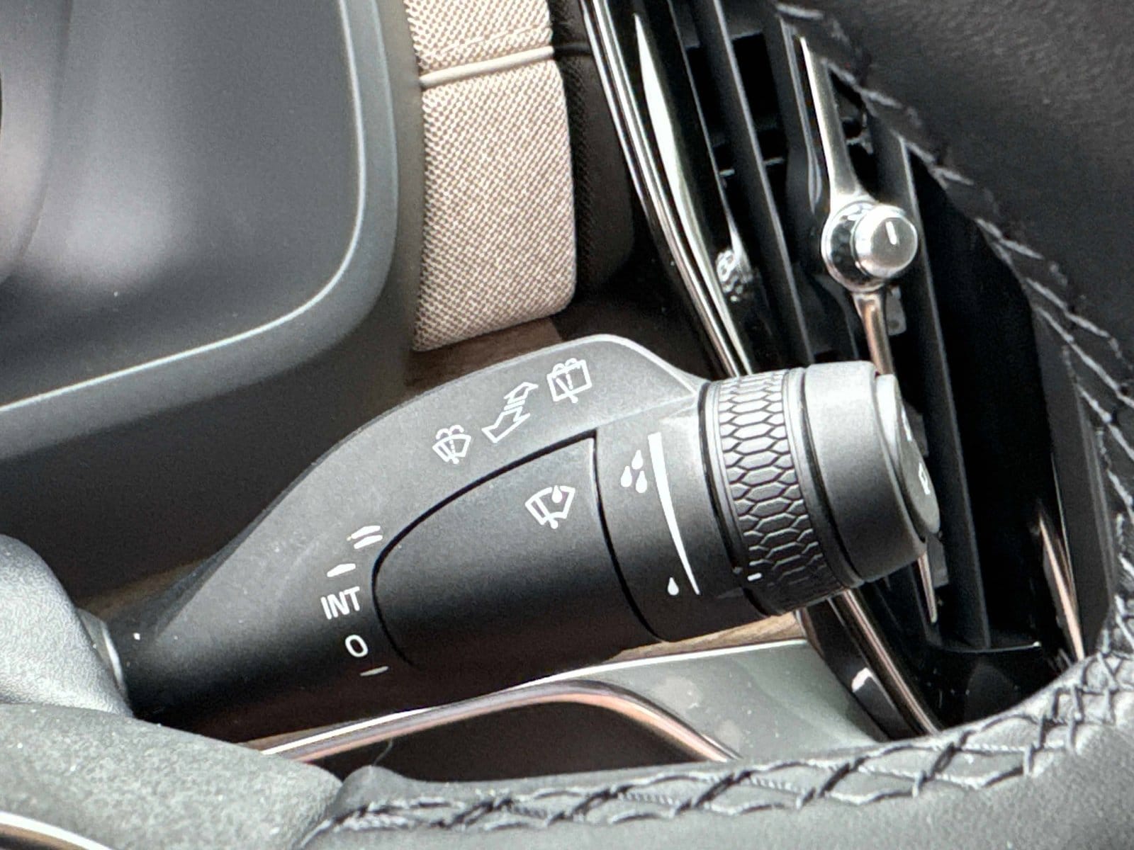 2026 Volvo XC90 Plus - Photo 28