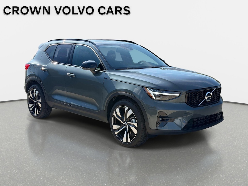 New 2026 Volvo XC40 B5 Plus SUV