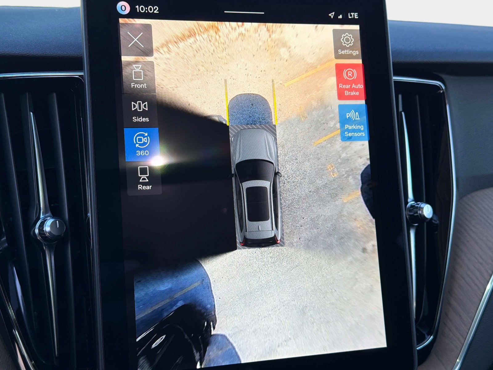 2026 Volvo XC60 Plus - Photo 22