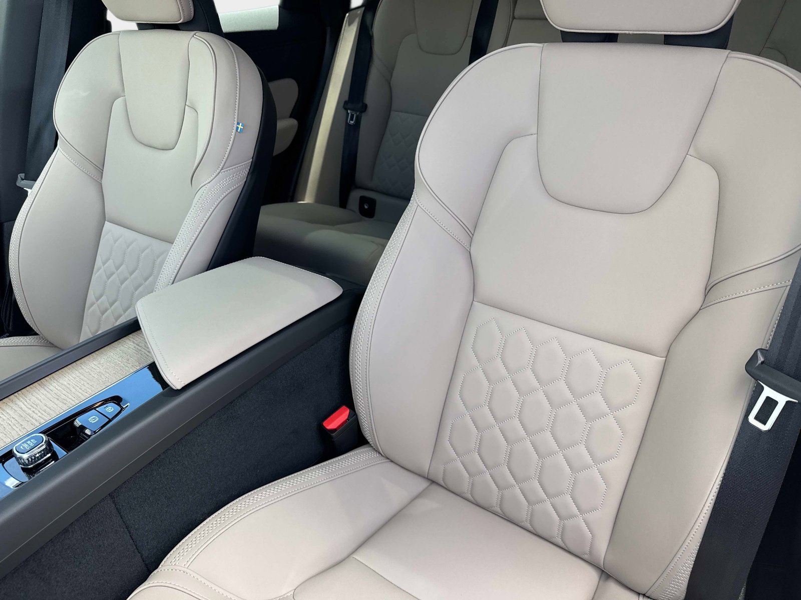 2026 Volvo XC60 Core - Photo 19