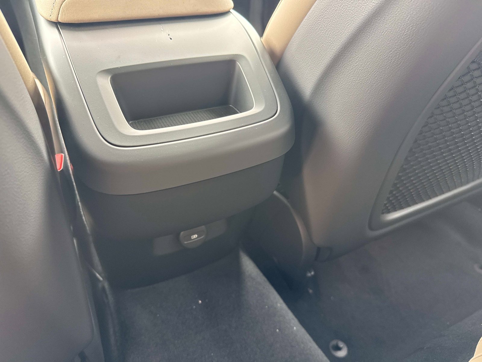 2026 Volvo XC60 Plus - Photo 14