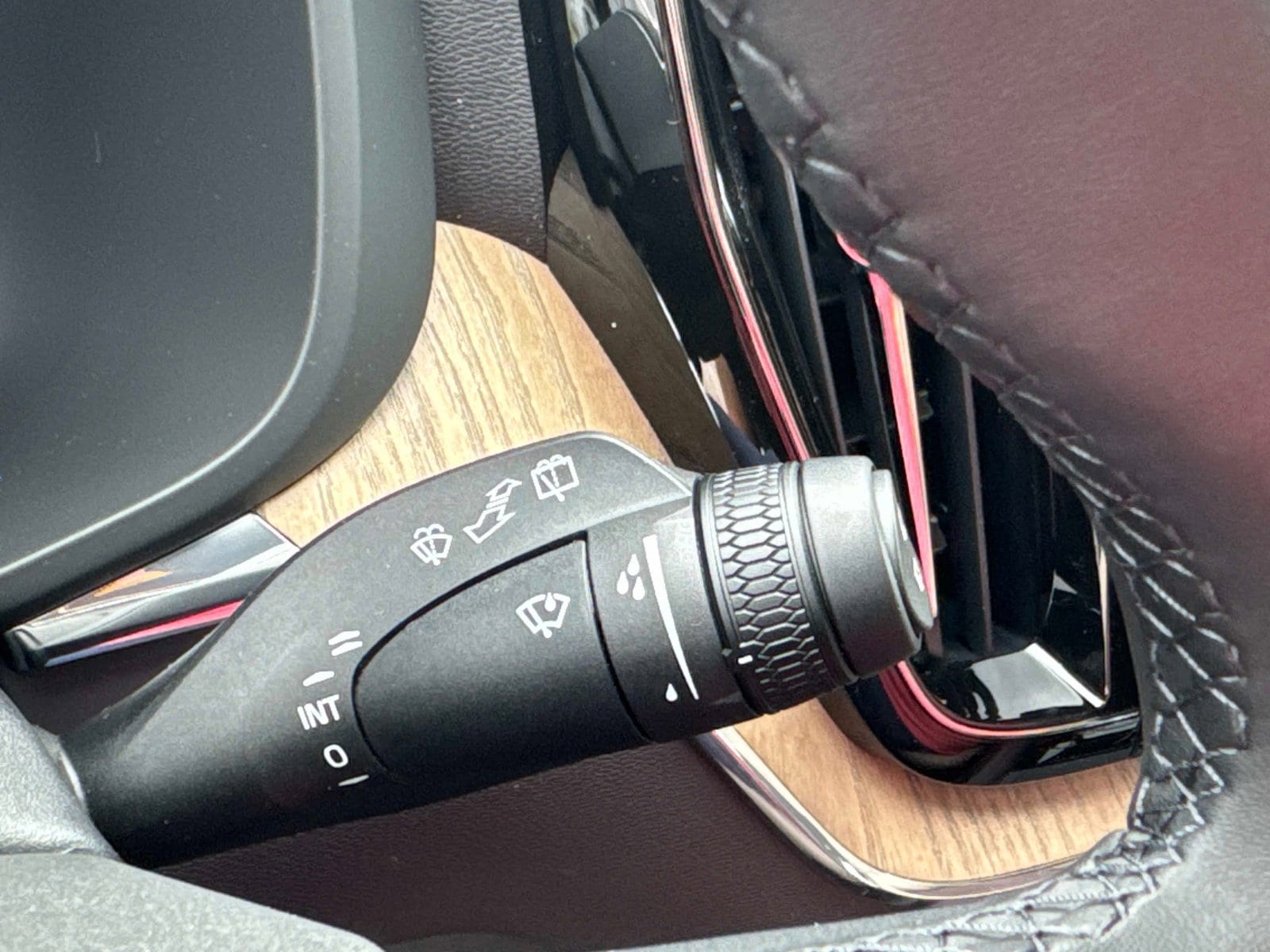 2026 Volvo XC60 Plus - Photo 29