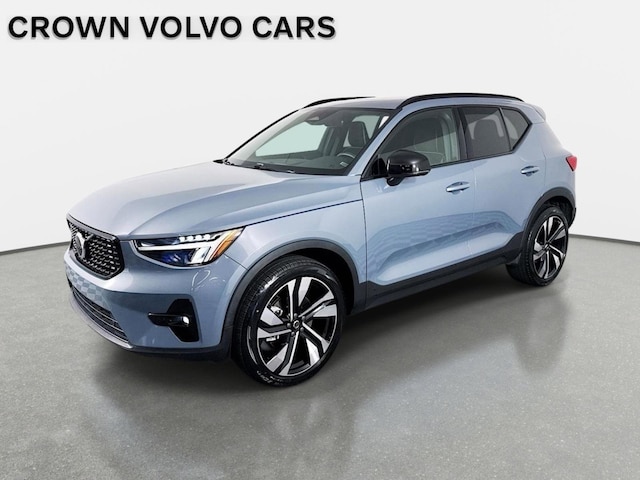 2023 Volvo XC40 B5 AWD Plus Dark SUV