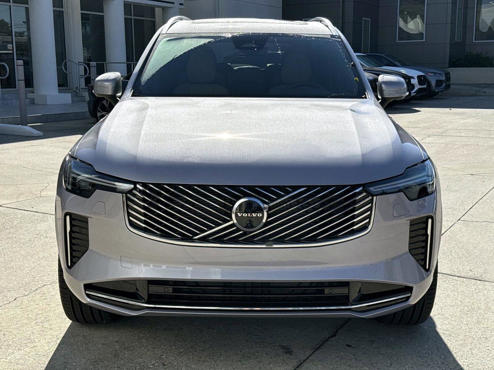 2026 Volvo XC90 Plus photo 2