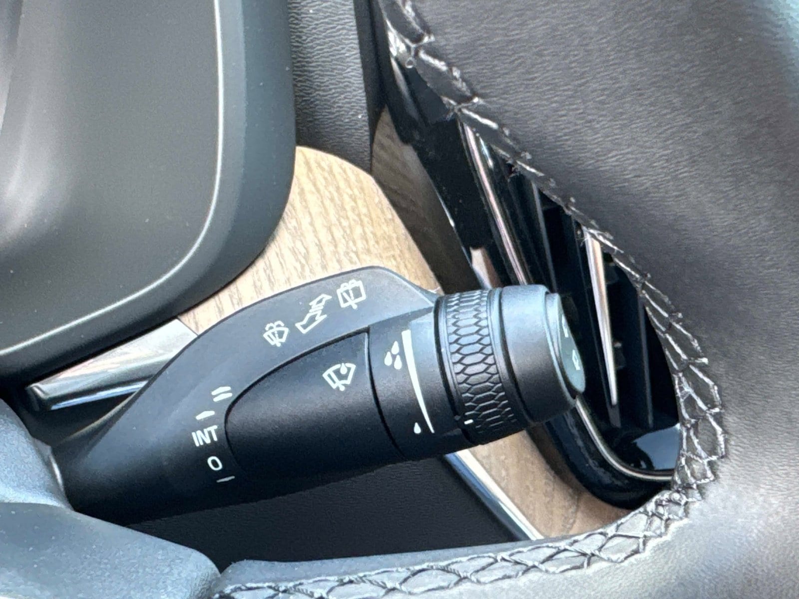 2026 Volvo XC60 Plus - Photo 28