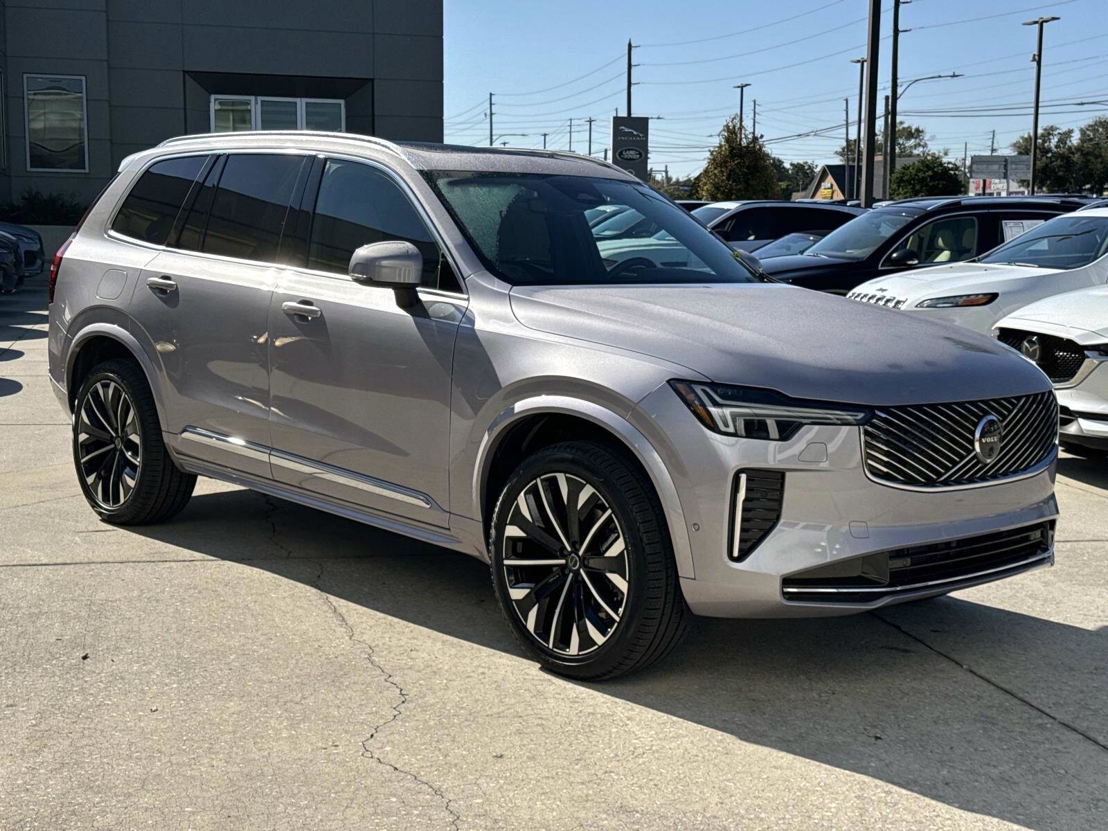 2026 Volvo XC90 Plus photo 3