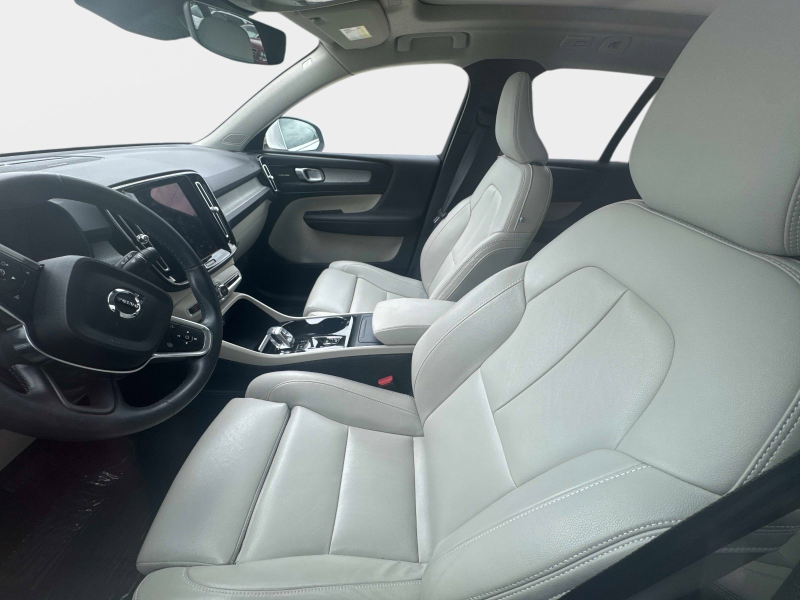 2025 Volvo XC40 Ultra - Photo 10
